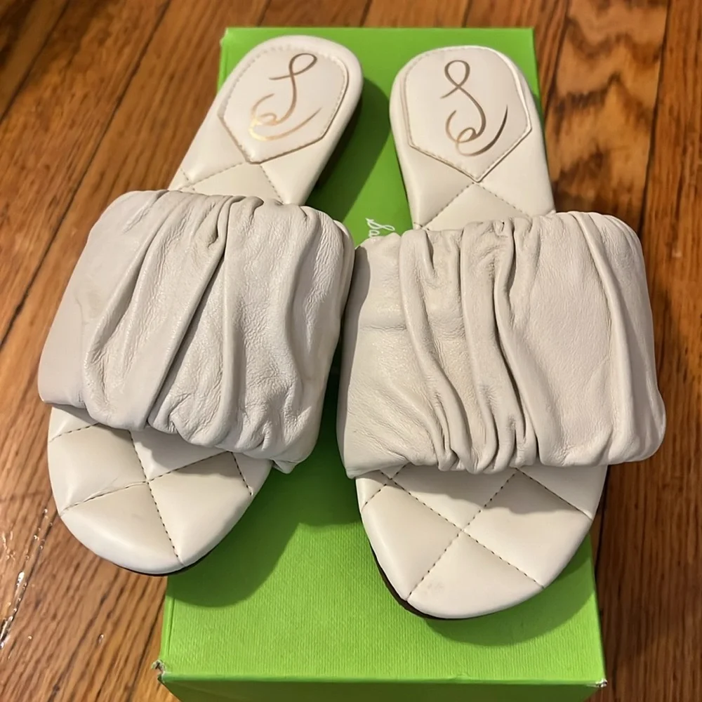 NEW Sam Edelman Slides - Picture 3 of 3